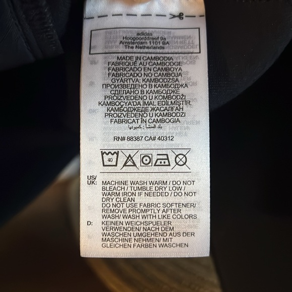 NWT Stylish Small Woman’s Cropped Black Pullover Hoodie - Picture 9 of 11